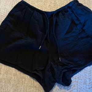 GAP Women's black crinkle gauze shorts